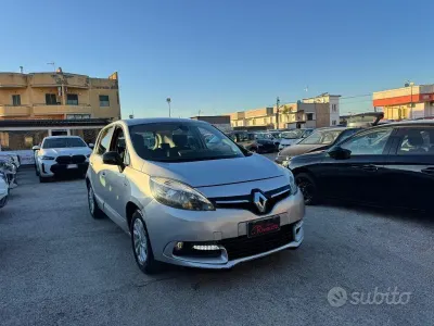 Usata Renault Scénic III 110 CV (80 kW) 2015 Grigio Monovolume