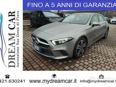 Usata Mercedes A180 Premium 184 CV (135 kW) 2019 Beige Berlina