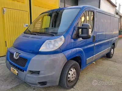 Usata Peugeot Boxer 101 CV (74 kW) 2010 Blu Furgone