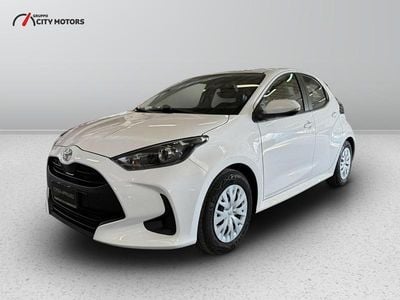 Usata Toyota Yaris Hybrid Active 116 CV (85 kW) 2025 Bianco Berlina