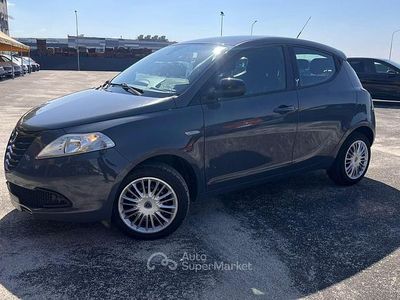 Usata Lancia Ypsilon Silver 69 CV (50 kW) 2014 Grigio Utilitaria