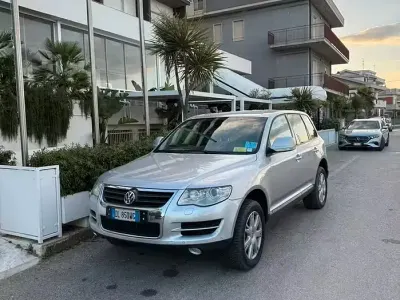 Usata VW Touareg 224 CV (164 kW) 2007 Grigio SUV
