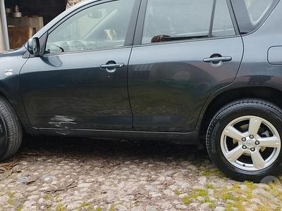 Usado Toyota RAV4 136 CV (100 kW) 2006 Negro SUV