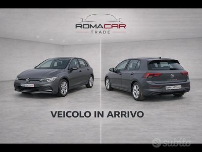 Usata VW Golf VIII Life 110 CV (80 kW) 2023 Grigio Berlina
