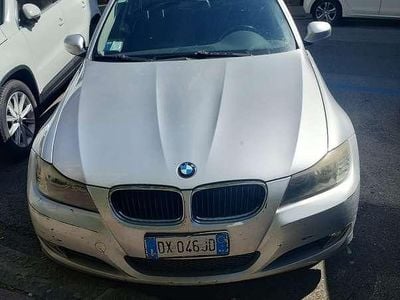 Begagnad BMW 318 143 HK (105 kW) 2009 Silver Kombi