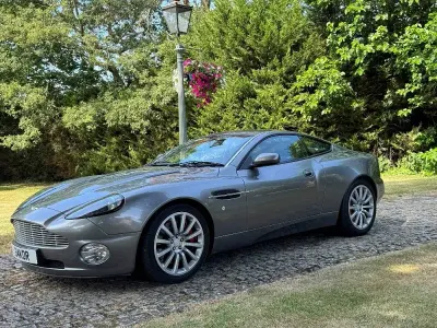 Usata Aston Martin Vanquish 460 CV (338 kW) 2002 Argento Coupé