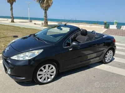Usata Peugeot 207 120 CV (88 kW) 2007 Nero Cabrio