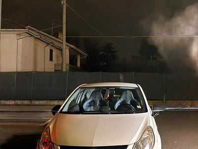 Usata Opel Corsa OPC 500 CV (367 kW) 2010 Bianco Coupé