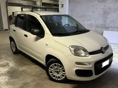 Usata Fiat Panda Lounge 69 CV (50 kW) 2019 Bianco Utilitaria