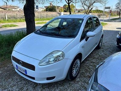 Usata Fiat Grande Punto Dynamic 90 CV (66 kW) 2007 Bianco Utilitaria