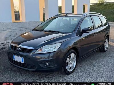 Begagnad Ford Focus 110 HK (80 kW) 2010 Grå Kombi