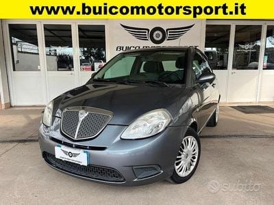 Usata Lancia Ypsilon 60 CV (44 kW) 2006 Grigio Utilitaria