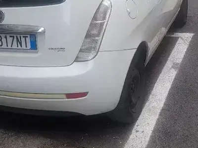 Usata Lancia Ypsilon 60 CV (44 kW) 2008 Bianco Utilitaria