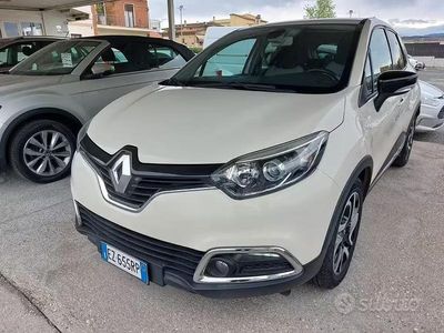 Usata Renault Captur 90 CV (66 kW) 2015 Beige SUV