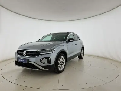 Usata VW T-Roc Edition 116 CV (85 kW) 2024 Grigio metallizzato SUV