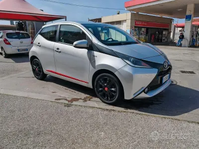 Usata Toyota Aygo 69 CV (50 kW) 2014 Grigio Utilitaria