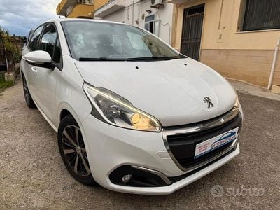 Usata Peugeot 208 Active 75 CV (55 kW) 2016 Bianco Utilitaria
