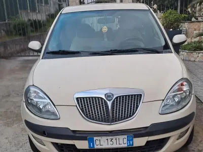 Usata Lancia Ypsilon 70 CV (51 kW) 2004 Utilitaria
