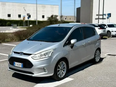 Usata Ford B-MAX Titanium 90 CV (66 kW) 2016 Grigio Monovolume