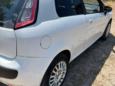 Usata Fiat Grande Punto 75 CV (55 kW) 2008 Bianco Utilitaria