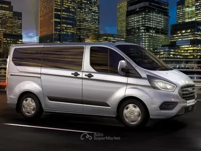 Begagnad Ford Transit Custom Trend 131 HK (96 kW) 2019 Silver Kombi