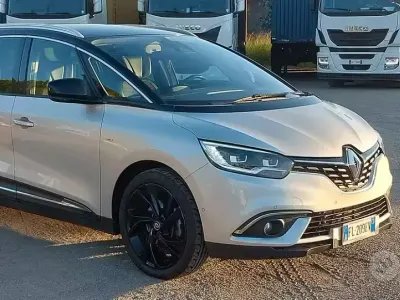 Usata Renault Grand Scénic IV 160 CV (117 kW) 2017 Grigio Monovolume