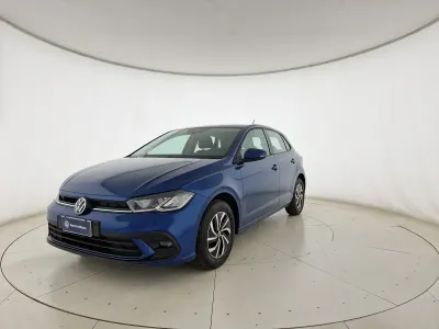 Usata VW Polo Life 95 CV (69 kW) 2023 Reef blue metallizzato Utilitaria
