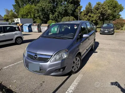 Usata Opel Zafira Eco 94 CV (69 kW) 2009 Grigio Monovolume