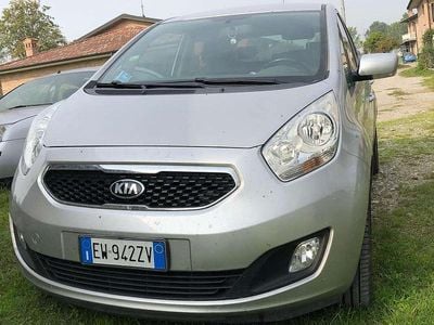 Usata Kia Venga 90 CV (66 kW) 2014 Argento Utilitaria