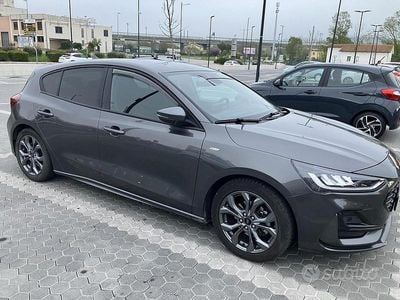 Usata Ford Focus ST-Line 115 CV (84 kW) 2023 Grigio Berlina