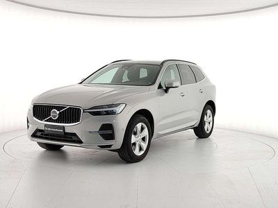 Usata Volvo XC60 Momentum 197 CV (144 kW) 2022 Argento dawn SUV