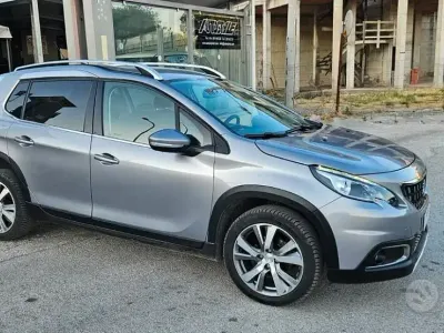 Usata Peugeot 2008 Allure 102 CV (75 kW) 2019 Grigio SUV