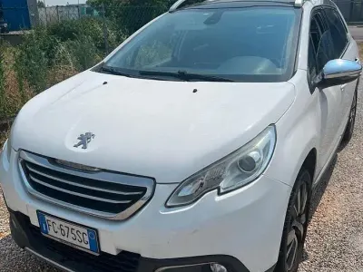 Usata Peugeot 2008 Allure 110 CV (80 kW) 2016 Bianco SUV