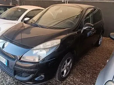 Usata Renault Scénic III 95 CV (69 kW) 2011 Nero Berlina
