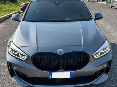 Begagnad BMW 118 M Sport 136 HK (100 kW) 2021 Grå Halvkombi