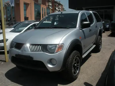 Usata Mitsubishi L200