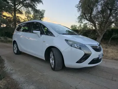 Usata Opel Zafira Tourer 150 CV (110 kW) 2012 Bianco Monovolume