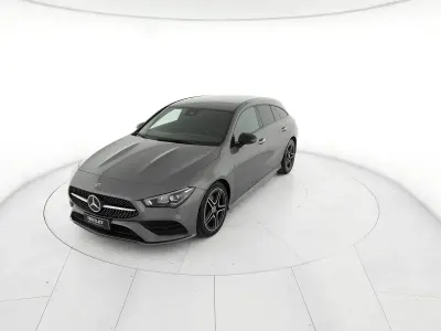 Usata Mercedes CLA200 150 CV (110 kW) 2022 Grigio montagna magno designo Coupé