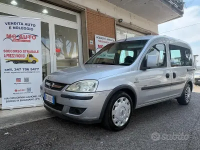Usata Opel Combo 94 CV (69 kW) 2006 Grigio Monovolume