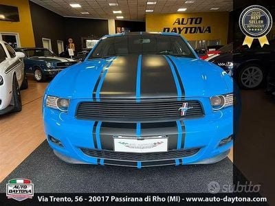 Usata Ford Mustang Fastback 309 CV (227 kW) 2011 Azzurro grabber blue Coupé