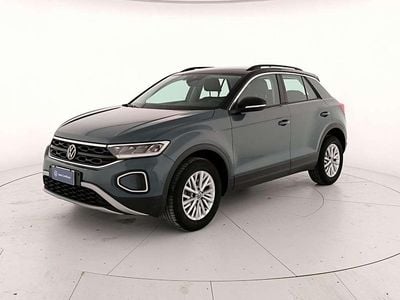 Petroleum blue metallizzato nero Usata 2024 VW T-Roc Life SUV | 28.500 € (Buon prezzo)
