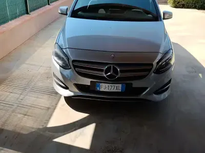 Usata Mercedes B180 109 CV (80 kW) 2017 Utilitaria