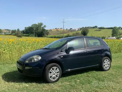 Usata Fiat Punto Evo Emotion 77 CV (56 kW) 2013 Blu Utilitaria