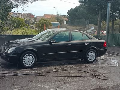 Usata Mercedes E280 Elegance 204 CV (150 kW) 2005 Nero Berlina