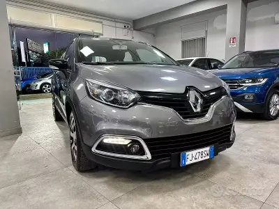 Usata Renault Captur Intens 90 CV (66 kW) 2017 Grigio SUV