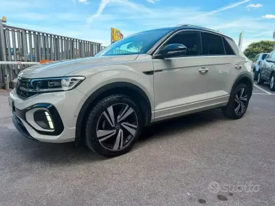 Usata VW T-Roc R-line 110 CV (80 kW) 2022 Beige SUV