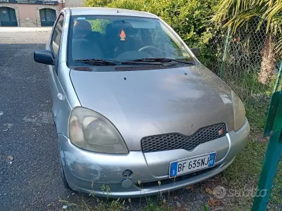 Usata Toyota Yaris Sol 68 CV (50 kW) 1999 Berlina