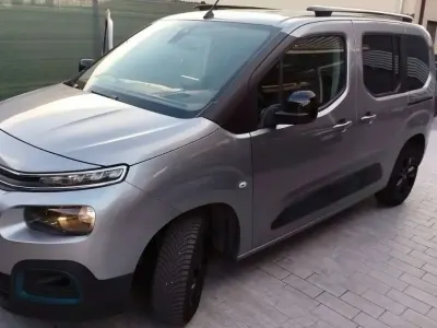 Usata Citroën Berlingo Feel 56 kW (77 CV) 2021 Argento Monovolume