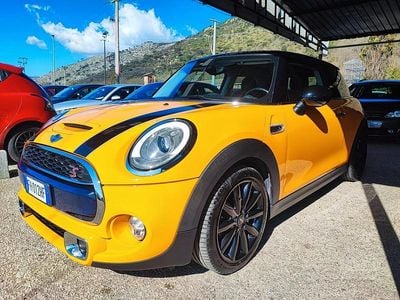 Usata Mini Cooper SD Hype 170 CV (125 kW) 2017 Arancione Utilitaria