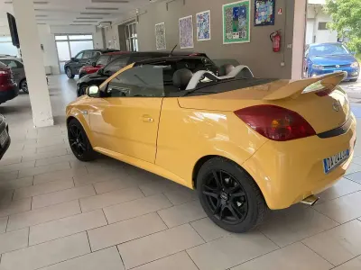 Usata Opel Tigra Sport 125 CV (91 kW) 2006 Giallo Cabrio